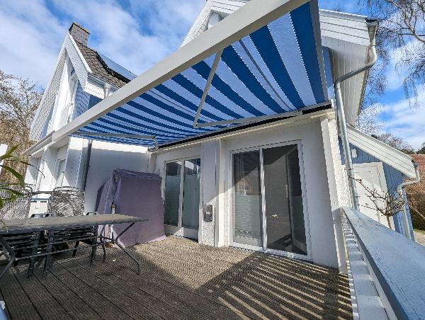 Referenz | RST-RÜGEN | Weinor Smaila Gelenkarmmarkise | Breege