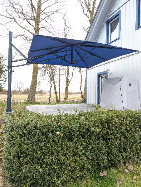 Referenz | RST-RÜGEN | Bahama Jumbrella Outdoor, Ampelschirm | Wiek